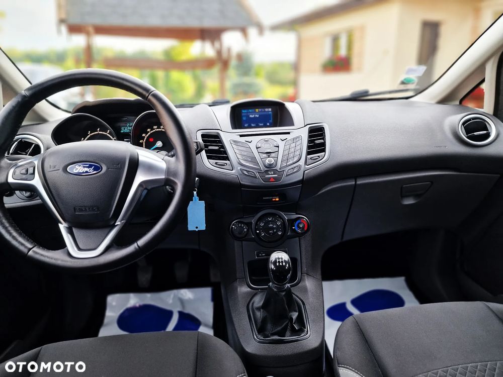 Ford Fiesta 1.0 EcoBoost S&S TITANIUM - 25