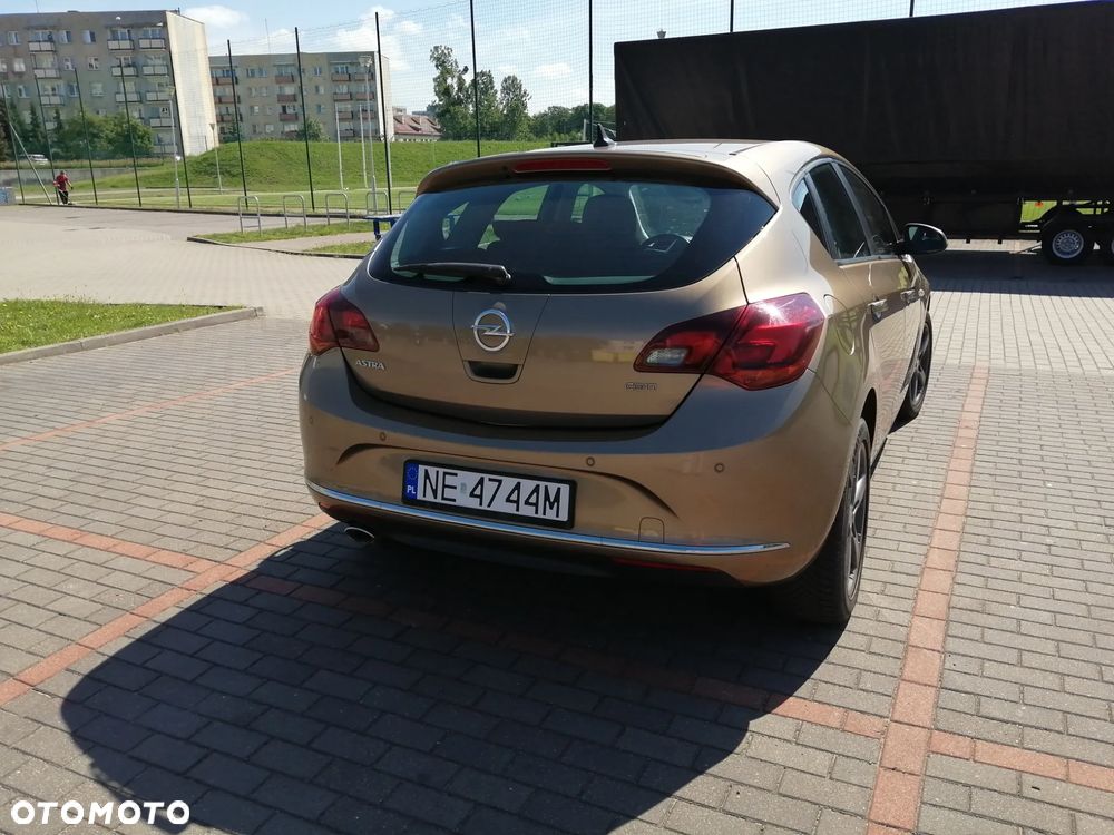 Opel Astra 2.0 CDTI Exklusiv - 6