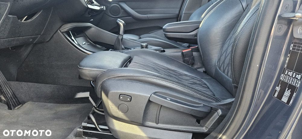 BMW X1 sDrive18i - 18