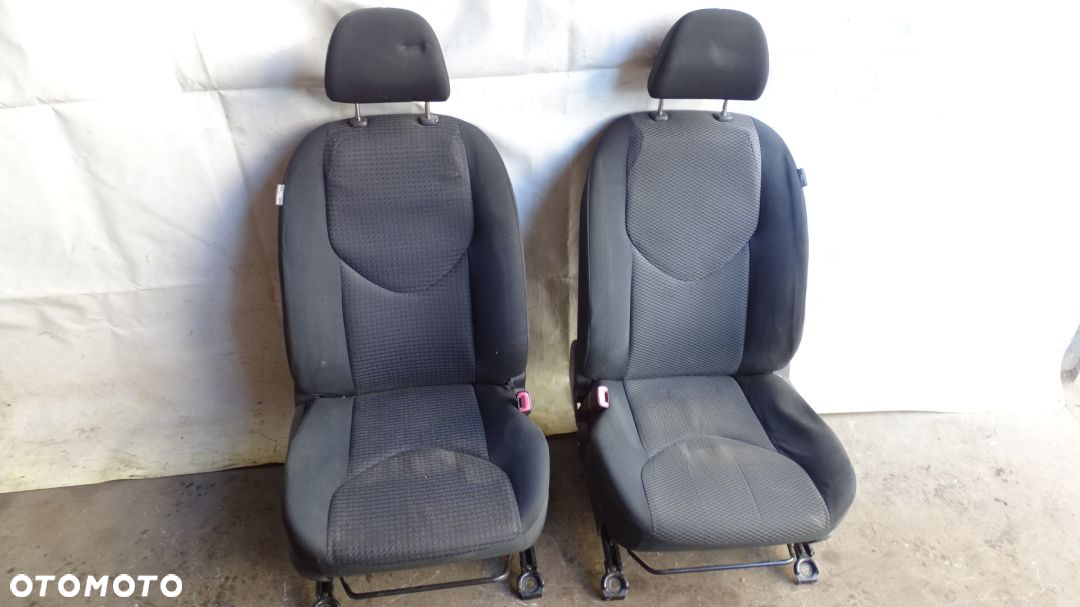 FOTELE KOMPLET TOYOTA RAV4 III 2.2D-CAT - 11