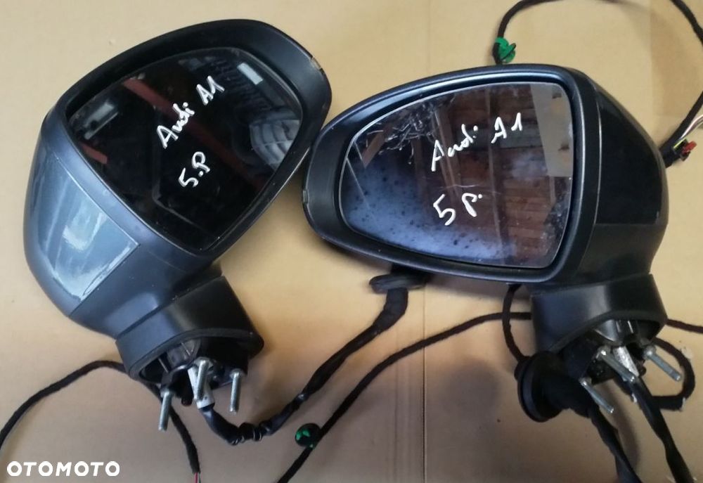 Lusterko lewe audi A1 5p lakier LZ7S