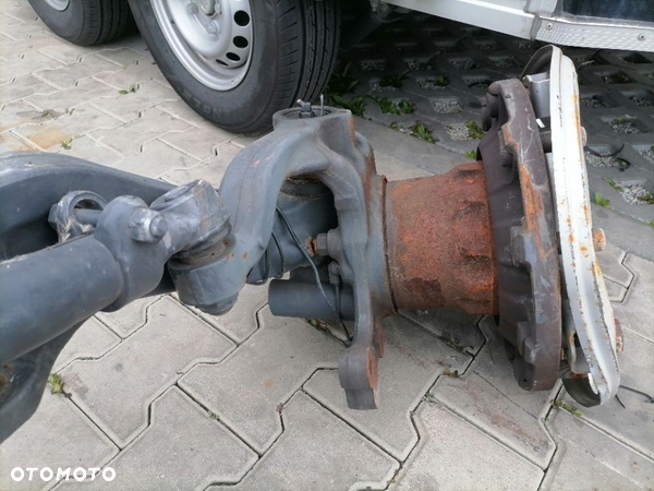Zwrotnica lewa piasta Actros MP4 9603320202