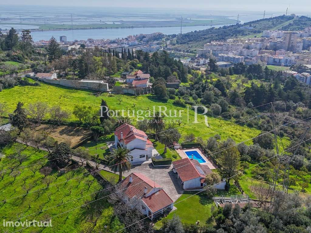 Quintinha com várias habitações em Vila Franca de Xira - Grande imagem: 3/60