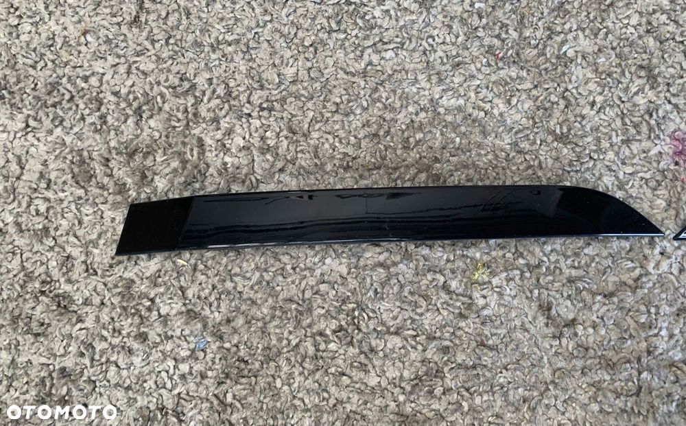 evoque 19- listwa przód prawa k8d2-15a245-bc komplet - 2