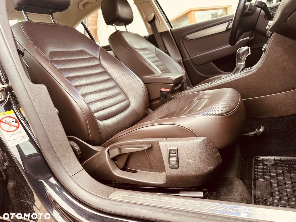 Volkswagen Passat 2.0 TDI 4Mot Highline DSG - 26