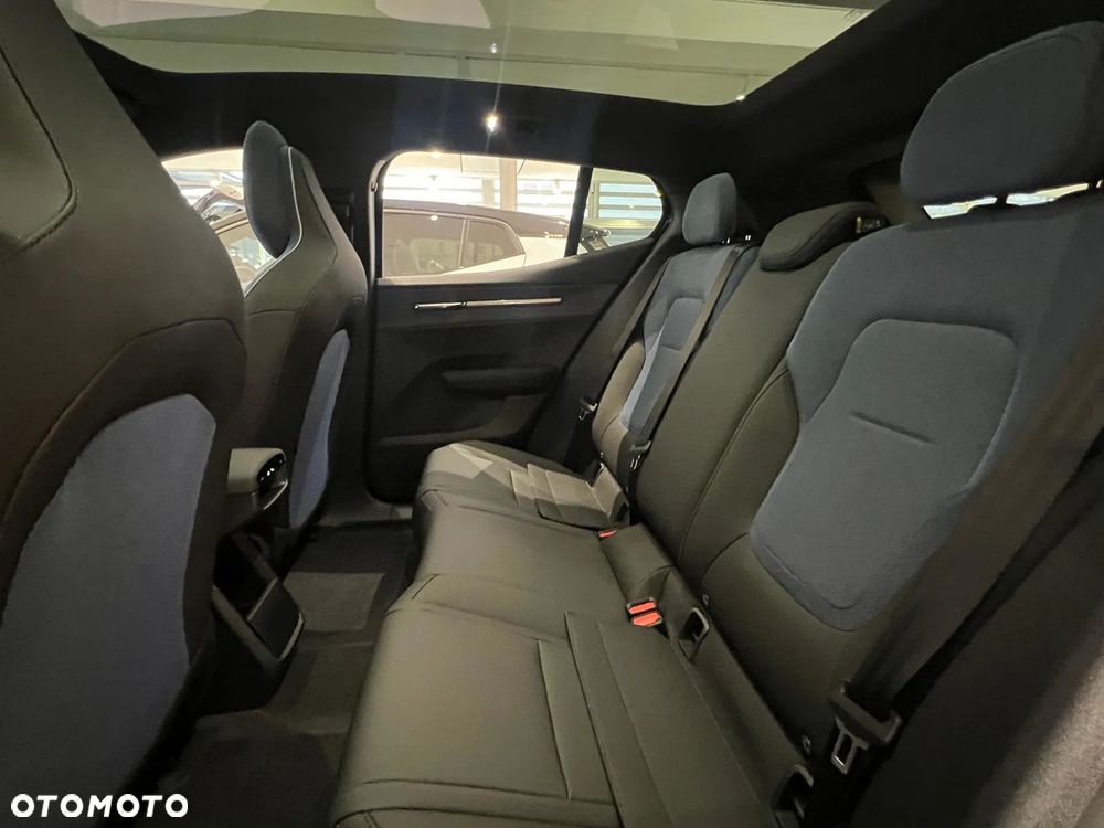 Volvo EX30 69kWh Single Motor Long Range Plus Black Edition - 22