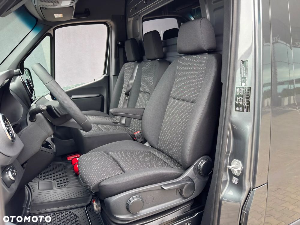 Mercedes-Benz Sprinter - 11