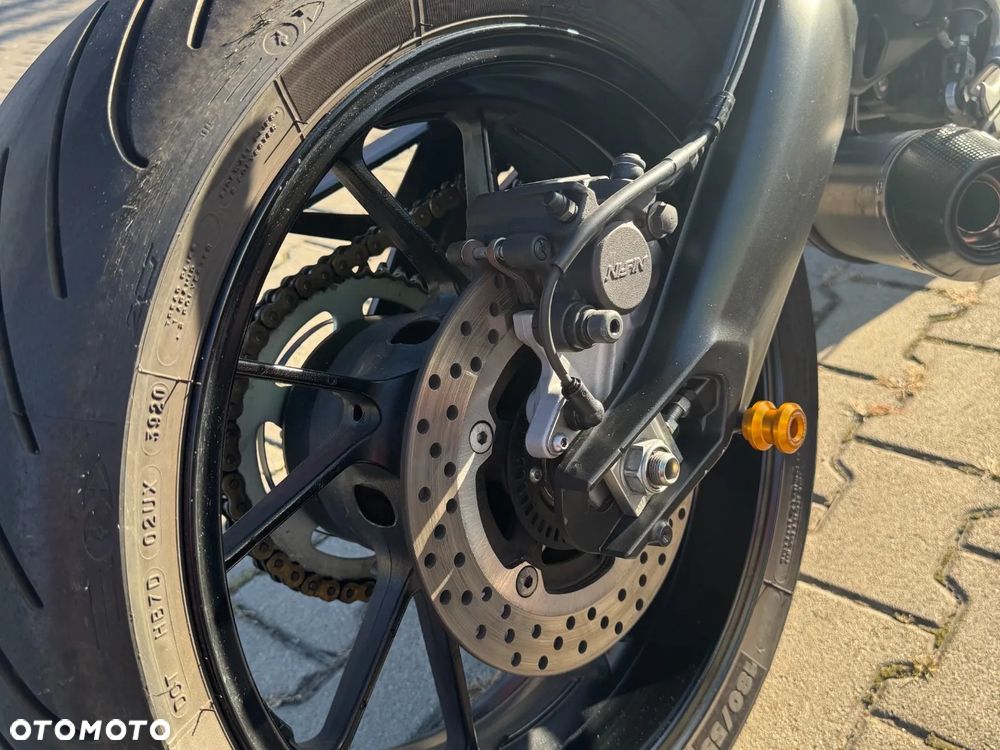 Yamaha XSR - 24