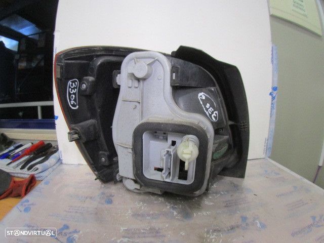Farol Tras 6R0945258A VW POLO 6R 2011 1.6 TDI 90CV 3P PRETO DRT ORIGINAL DANIFICADO - 5