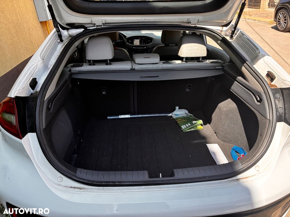 Hyundai IONIQ - 14