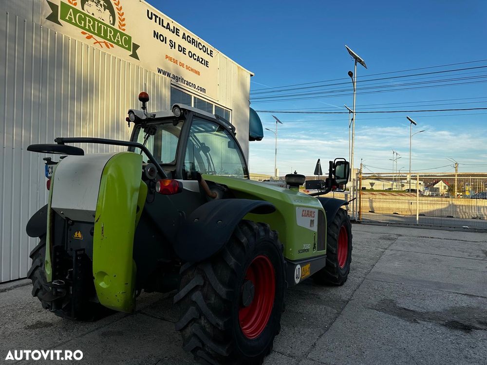Claas SCORPION 7030 - 2