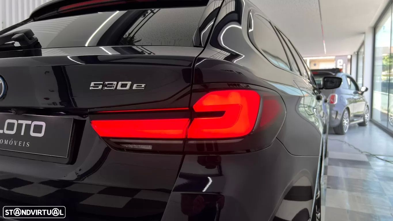 BMW 530 e Pack Desportivo M - 12