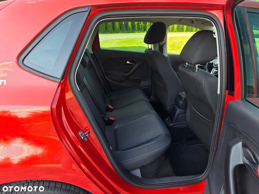 Volkswagen Polo 1.4 DSG Team - 32