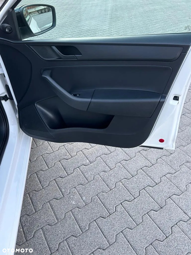 Skoda RAPID 1.2 TSI Ambition - 7