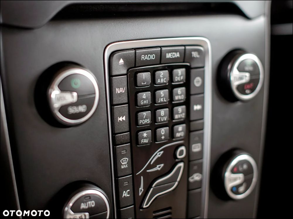 Volvo V40 - 24