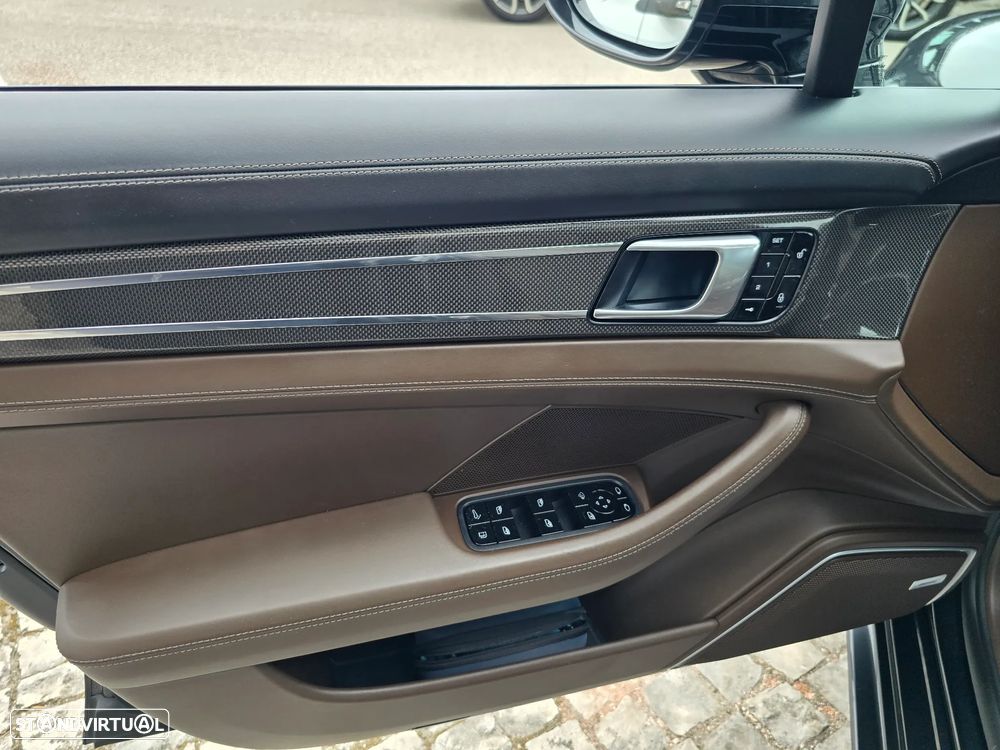 Porsche Panamera 4 E-Hybrid - 45