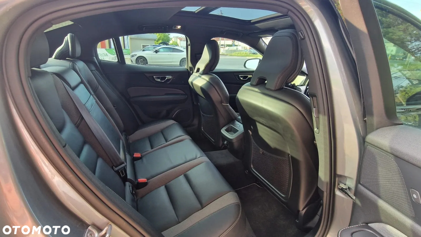 Volvo S60 T6 AWD R-Design - 24