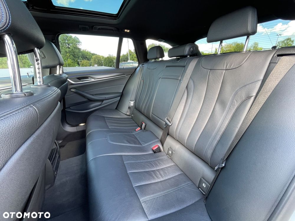 BMW Seria 5 540i xDrive mHEV M Sport sport - 37