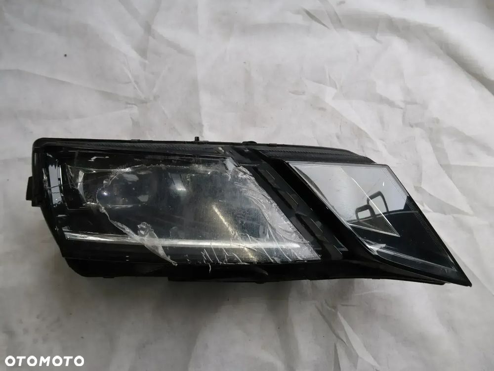 Lampa przednia Skoda 5E1941016D - 1
