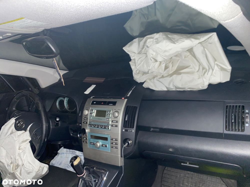 Toyota Corolla Verso - 6