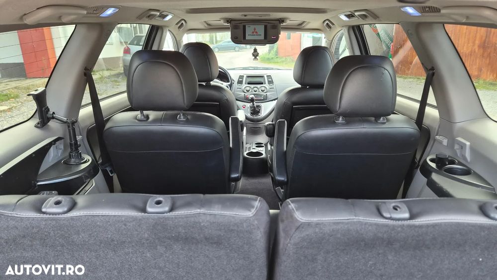Mitsubishi Grandis 2.0 DI-D 6-Sitzer Intense - 5