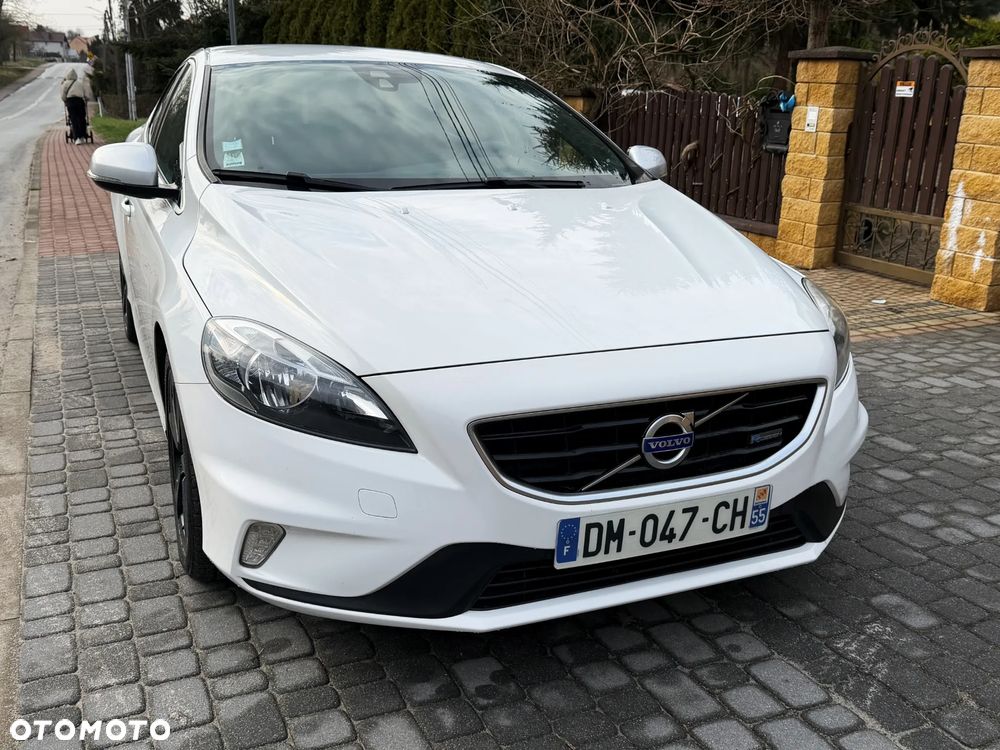 Volvo V40 D2 R Design - 16