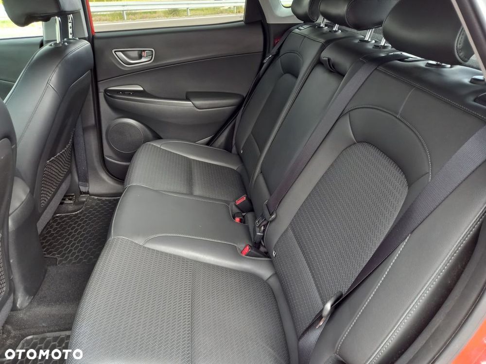 Hyundai Kona 64kWh Platinum - 24