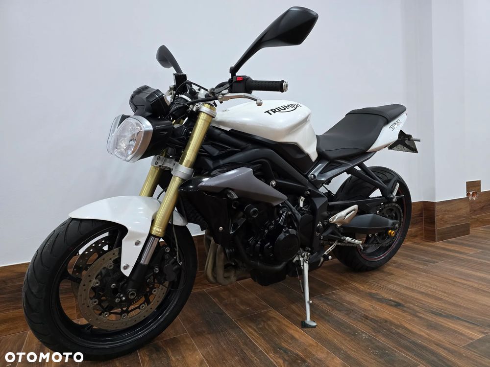 Triumph Street Triple - 2