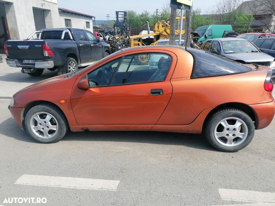Dezmembrez Opel Tigra 1998 1.4 benzina - 3