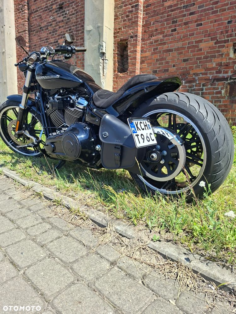 Harley-Davidson FXSB Breakout - 32