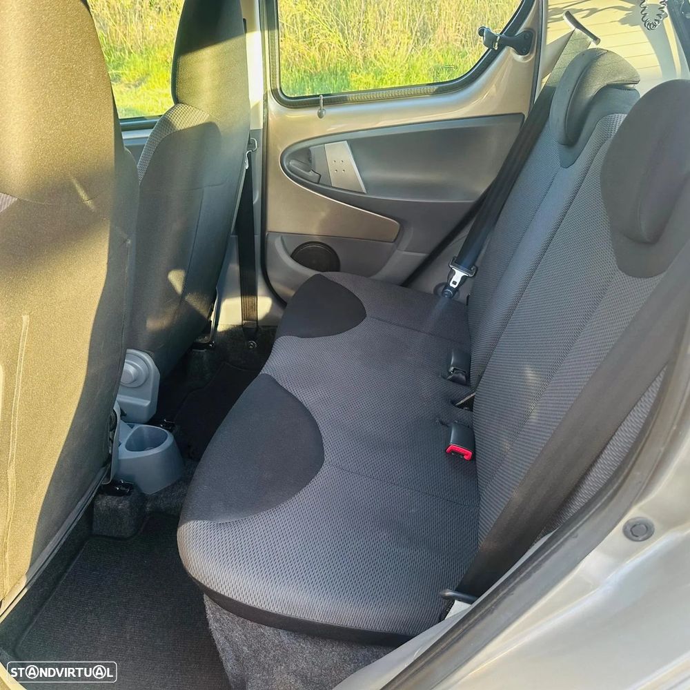 Toyota Aygo - 10