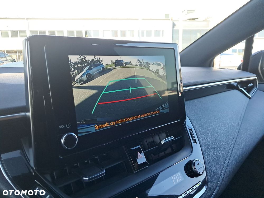 Toyota Corolla 2.0 Hybrid Comfort - 23