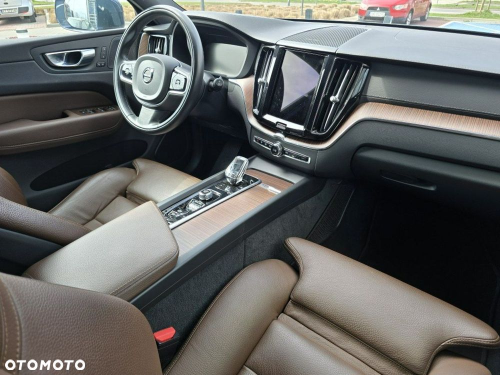 Volvo XC 60 B5 D AWD Inscription - 12