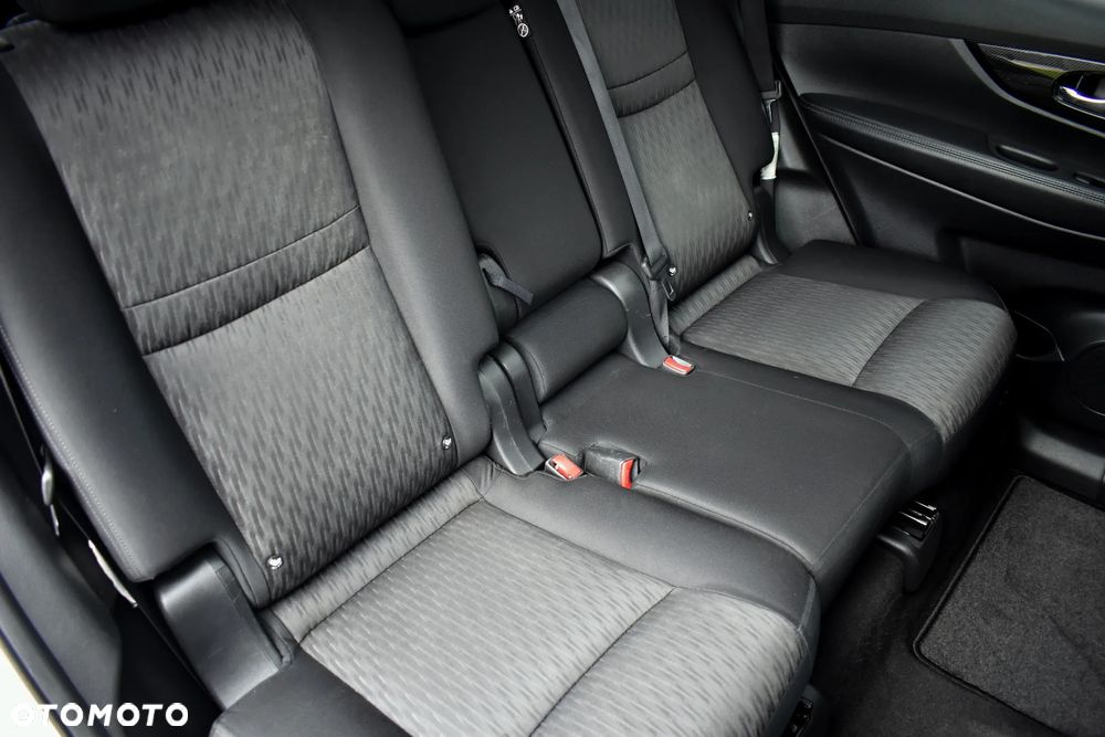 Nissan X-Trail 1.6 DIG-T N-Vision - 38