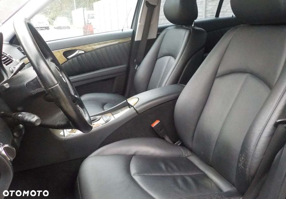 Mercedes-Benz Klasa E - 23