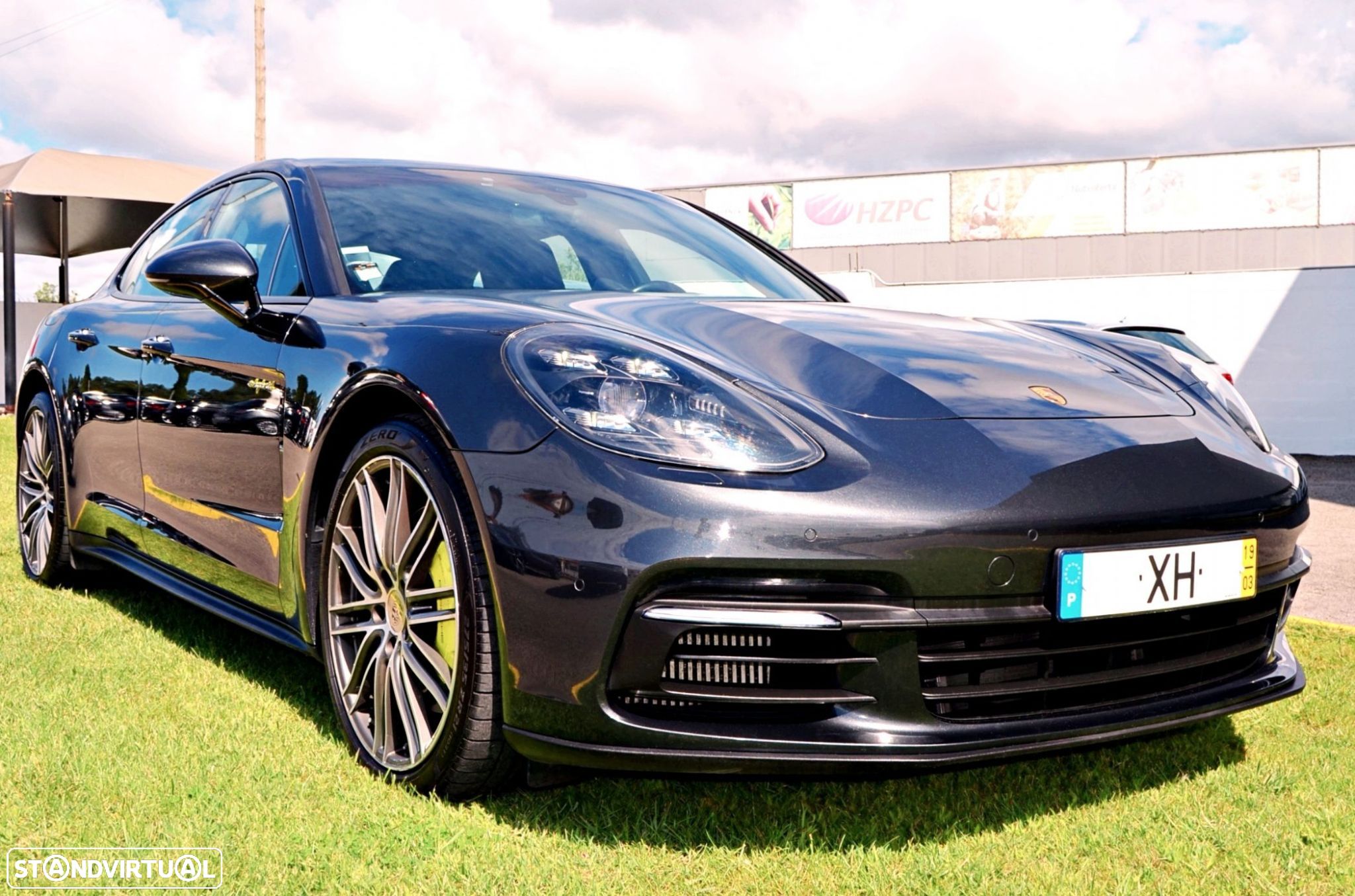 Porsche Panamera 4 E-Hybrid - 1