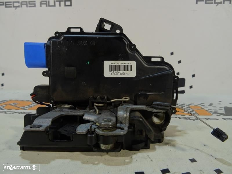 Fecho Da Porta Frente Esquerda Skoda Fabia Ii (542)  3B1837015ar - 3