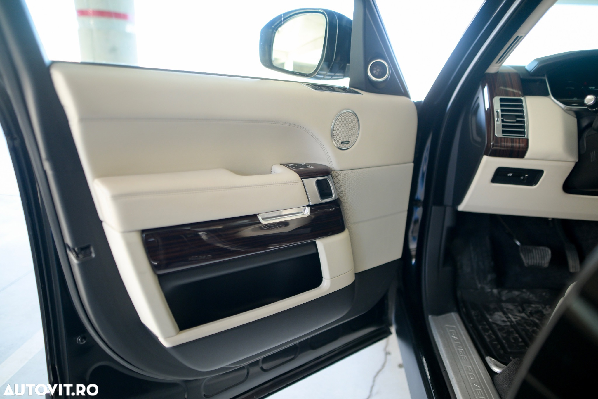 Land Rover Range Rover Vogue - 12
