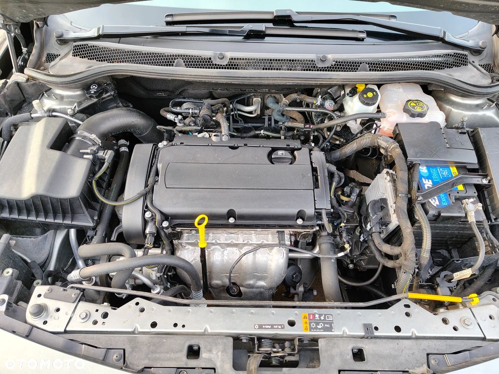 Opel Astra 1.6 Essentia - 13