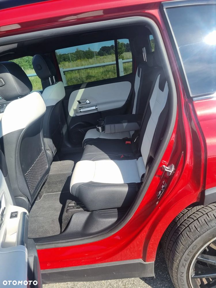 Mercedes-Benz GLB 250 4-Matic AMG Line 8G-DCT - 12