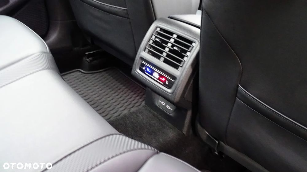 Volkswagen Golf - 27