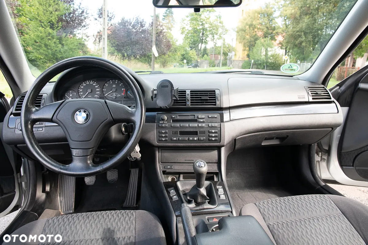 BMW Seria 3 323Ci - 23