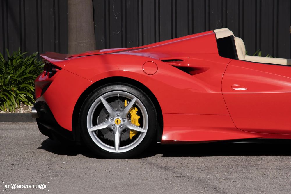 Ferrari F8 Tributo Spider - 28