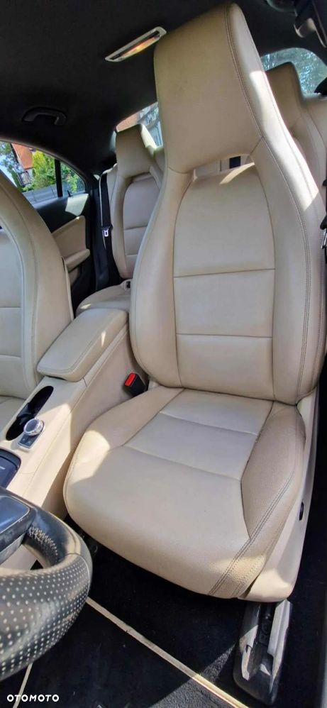 Mercedes-Benz CLA 250 4-Matic - 22