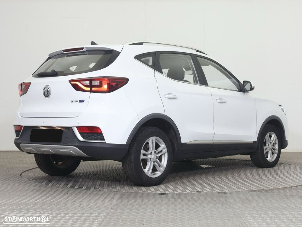 MG ZS - 8