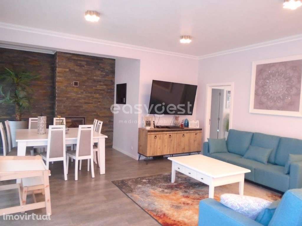 Moradia T3 em bom estado de conservação no Centro de Pataias - Grande imagem: 3/53