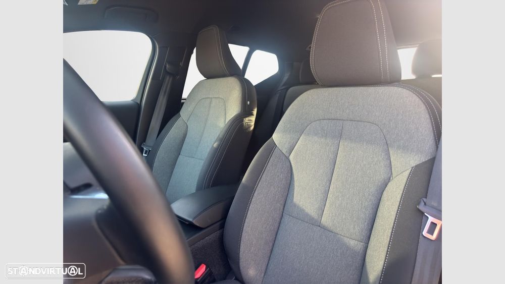 Volvo XC 40 2.0 B3 Plus Dark - 12