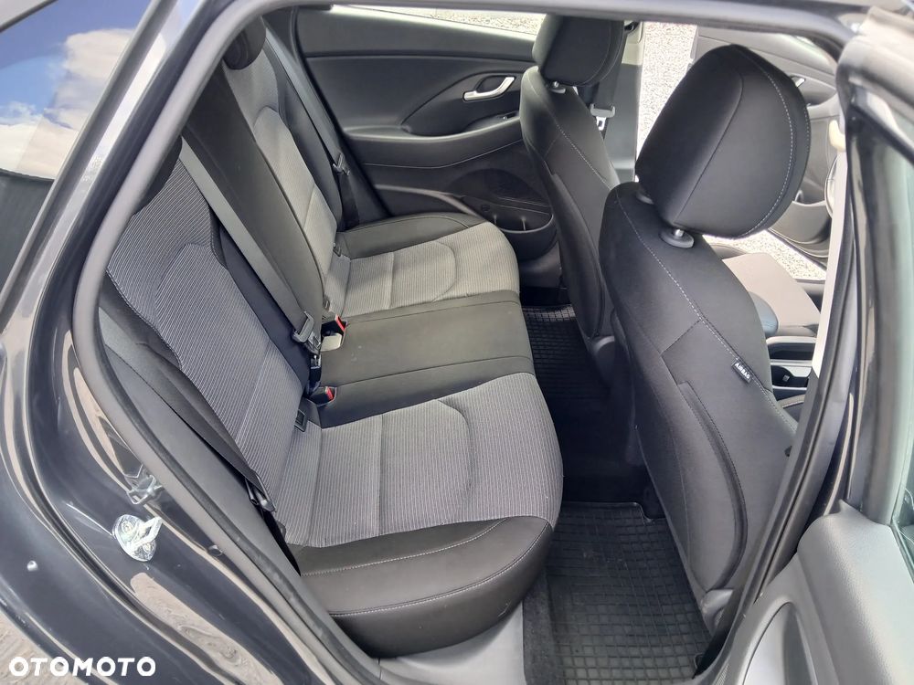 Hyundai i30 1.5 DPI Modern - 24