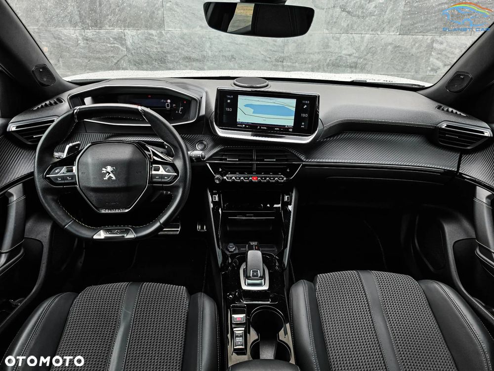 Peugeot 2008 PureTech 130 EAT8 GT - 19