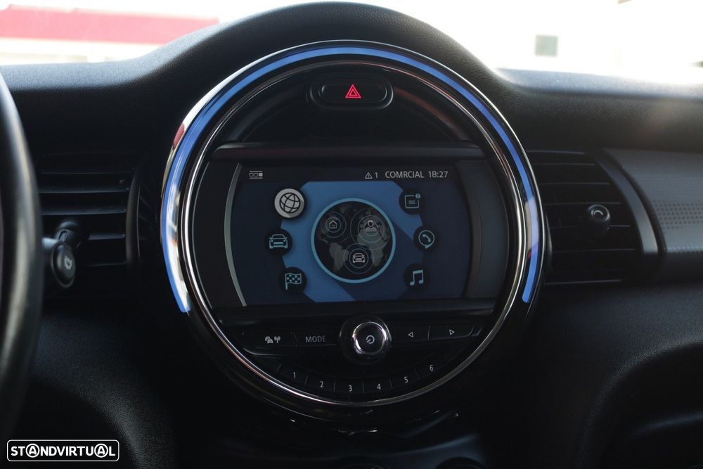 MINI 5 Portas Cooper D 4Business Auto - 42